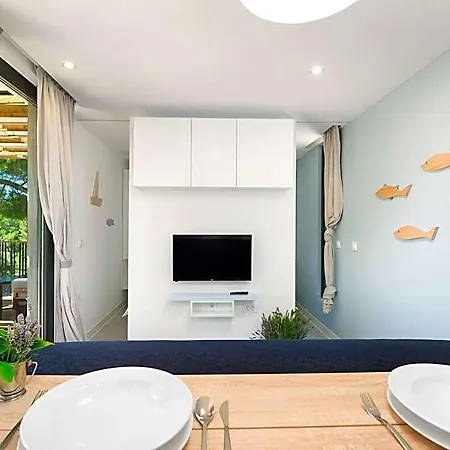 Kamp Vira Mobile Homes 4* 흐바르
