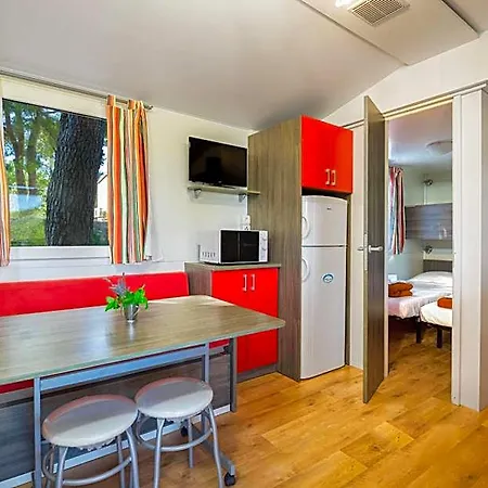 منتزه العطل Kamp Vira Mobile Homes 4*