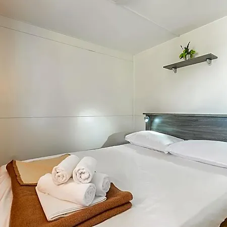 Kamp Vira Mobile Homes 홀리데이파크 흐바르