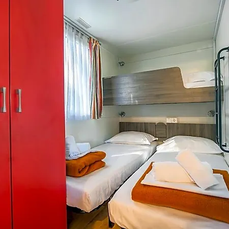 홀리데이파크 Kamp Vira Mobile Homes