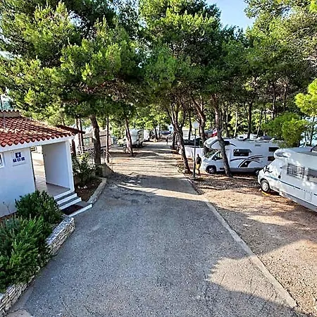 홀리데이파크 Kamp Vira Mobile Homes 4*