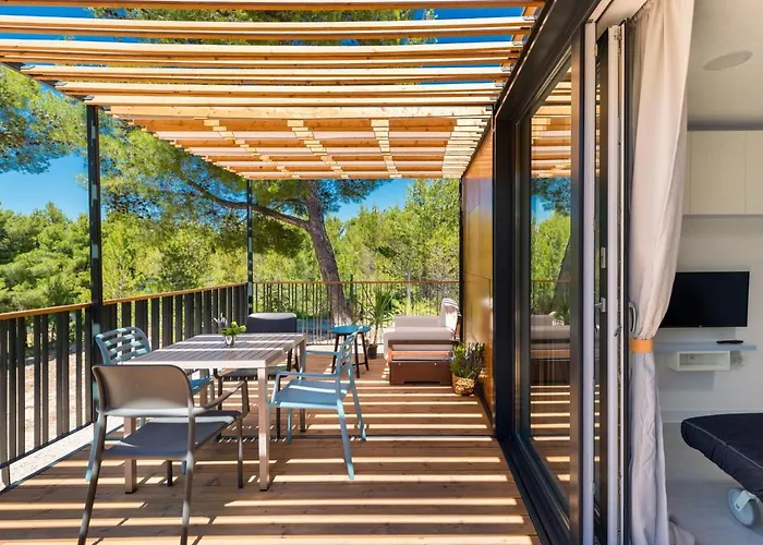 Kamp Vira Mobile Homes Πάρκο διακοπών Χβαρ