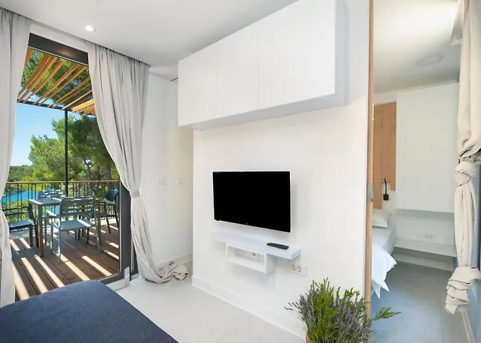 Kamp Vira Mobile Homes Πάρκο διακοπών Χβαρ