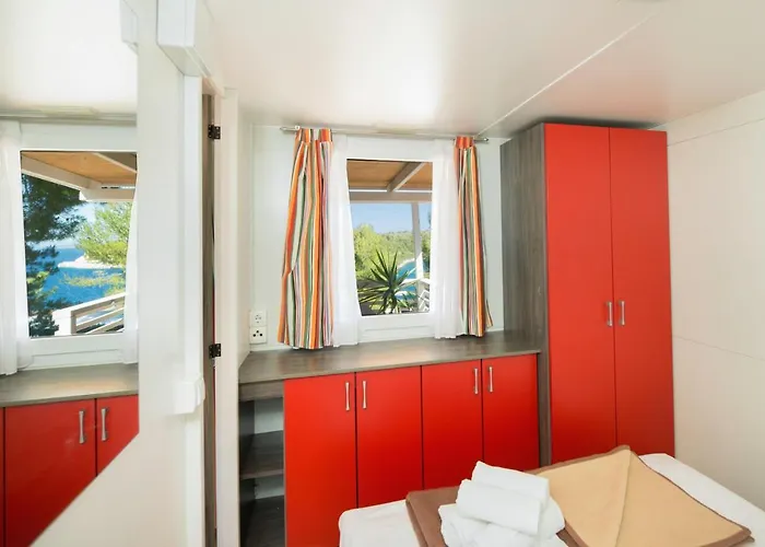 Kamp Vira Mobile Homes Πάρκο διακοπών Χβαρ