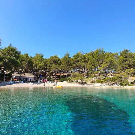 Kamp Vira Mobile Homes ホリデーパーク フヴァル