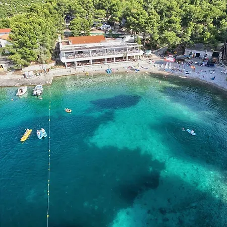 ホリデーパーク Kamp Vira Mobile Homes 4*